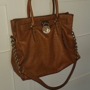 Micheal Kors Large leather purse